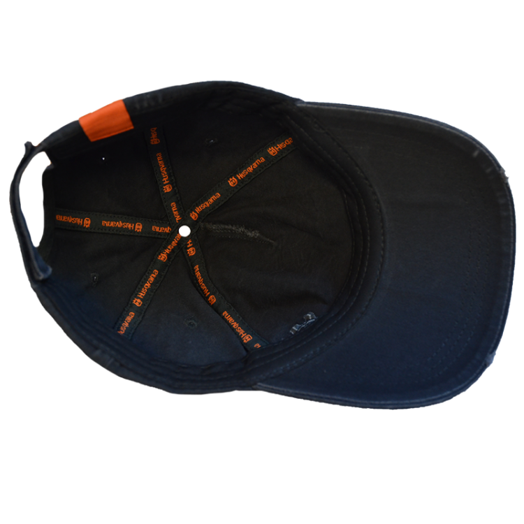 czapka-z-daszkiem-xplorer-husqvarna-czarna-z-nadrukiem-pilarki
