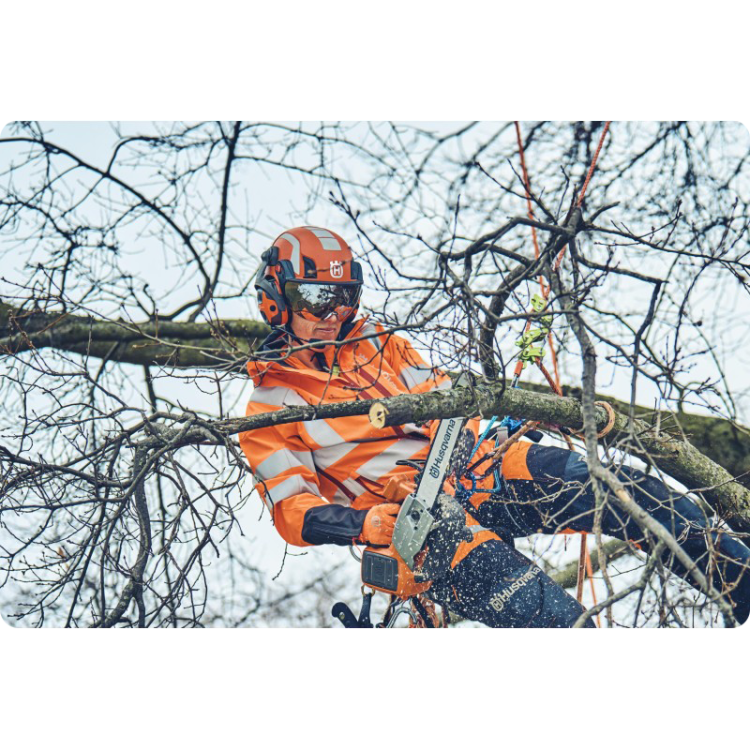 spodnie-ochronne-ogrodniczki-husqvarna-technical-extreme-1.png
