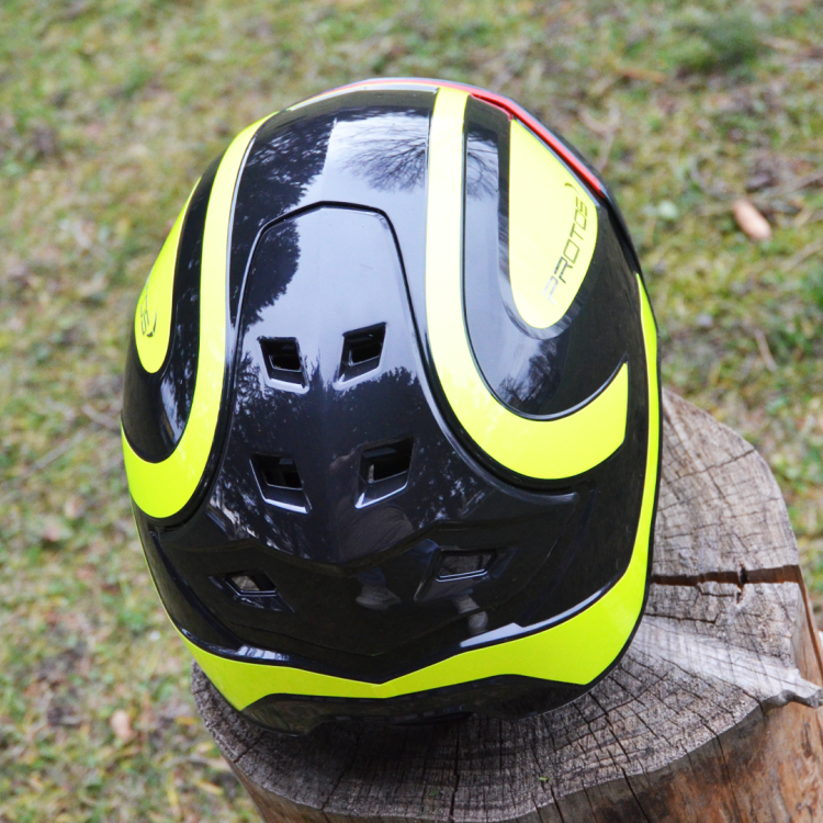 kask-protos-integral-neon-zolto-czarny