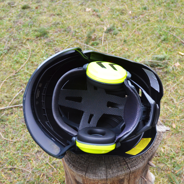 kask-protos-integral-neon-zolto-czarny