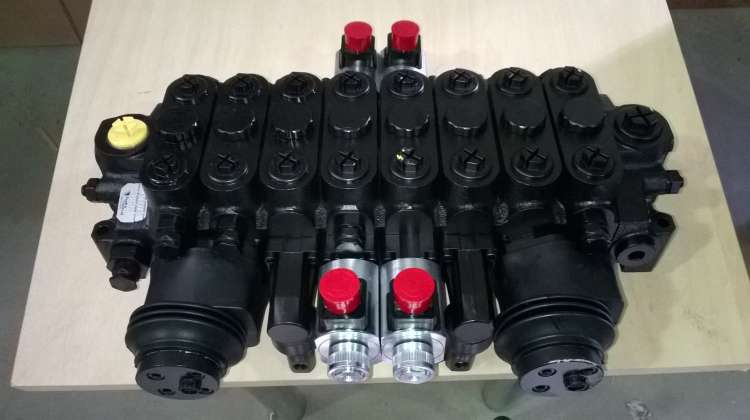 rozdzielacz-hydrauliczny-hydrocontrol-D4_8 on-off - dźwigi leśne-1.jpg