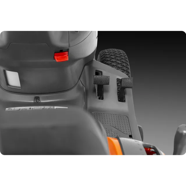 traktor-ogrodowy-TC112-Husqvarna-3.png