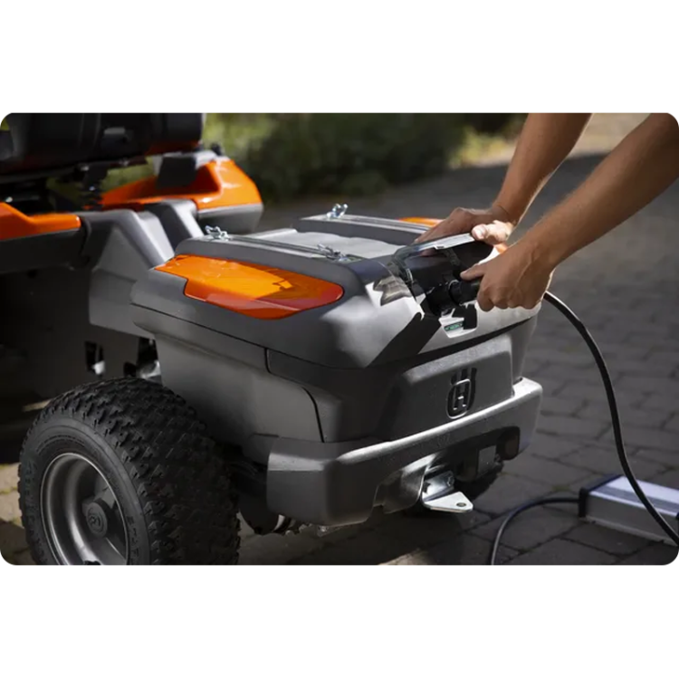rider-Husqvarna-R200iX-AWD (2).png