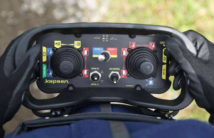 kapsen_Honda_25_2R_ovladani.jpg